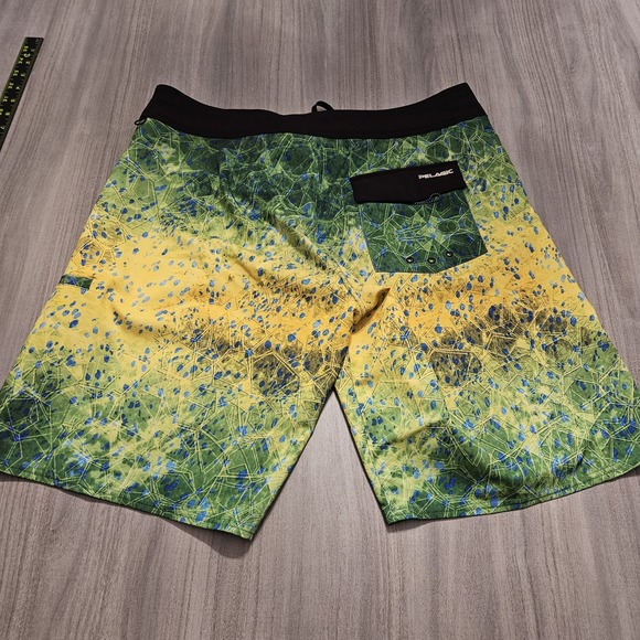 Pelagic Fishing Board Shorts Mens 36 Dorado‎ Hydro-Lite Performance Fish Scales - Picture 2 of 6